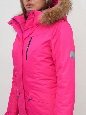 Парка женская с капюшоном и мехом зимняя розового цвета 551963R
