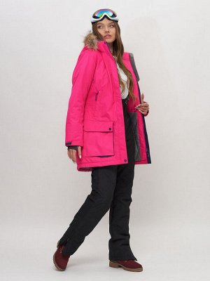 Парка женская с капюшоном и мехом зимняя розового цвета 551961R