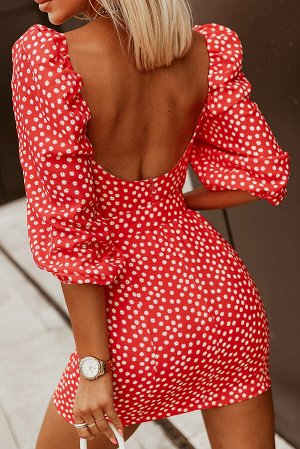 Красное мини-платье в горошек с квадратным вырезом и открытой спиной