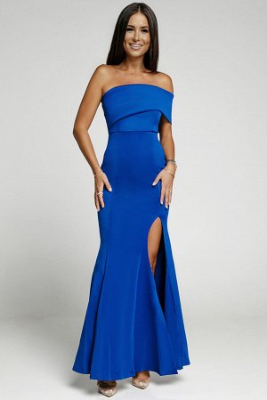 Синее платье со спущенным рукавом на одно плечо и высоким боковым разрезом