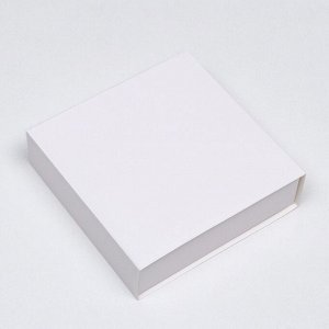 Коробка складная под 9 конфет, белая, 13,8 х 13,8 х 3,8 см