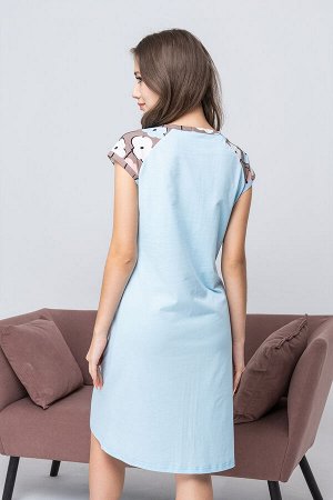 Сорочка Варианты расцветки: голубой
Ткань:  кулирка, Состав:  100 % хлопок
Сорочка женская из кулирного полотна, горловина круглая, рукав - реглан, на полочке принт, низ изделия обработан на плоскошов