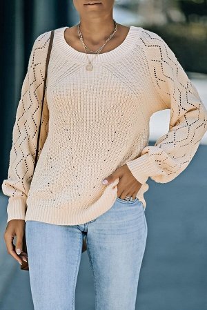 Бежевый вязаный свитер с длинным рукавом и круглым вырезом