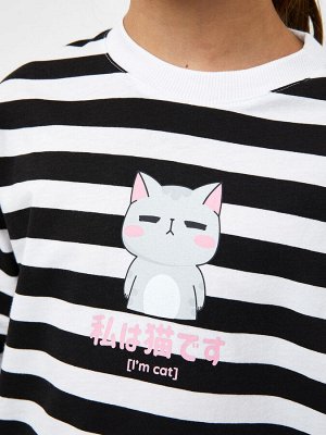 Джемпер в широкую черно-белую полоску с котиком на принте для девочек