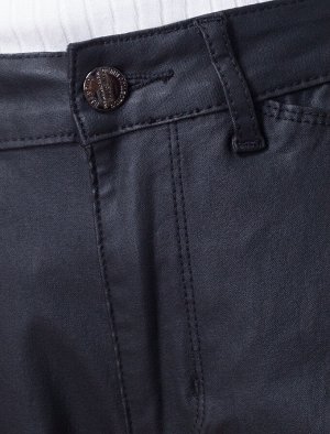 Эластичные джинсы с покрытием под кожу