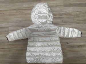 Продам курточку на осень для девочки р.80-86