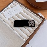 Заколка для волос прямоугольная, с декором, цвет черный