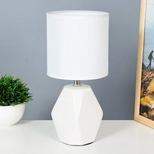 Настольная лампа "Латея" Е14 40Вт белый 13х13х28 см RISALUX
