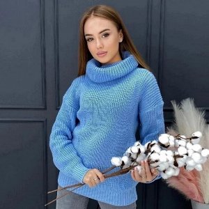 Свитер Вязаный свитер - это лучший выбор для базового гардероба. Мягкий и уютный свитер согреет вас в зимний вечер дома и пригодится на прогулке осенью и весной в комплекте с верхней одеждой. Он спасе