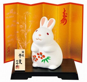 MATSUMOTO - белый кролик с ширмой и подставкой