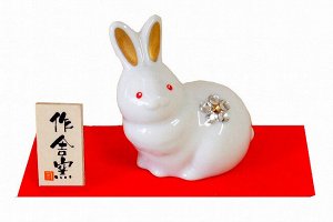 MATSUMOTO - белый кролик с подстилкой и надписью
