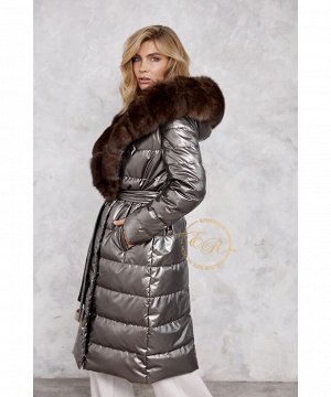 Женское пуховое пальто с меховым капюшоном