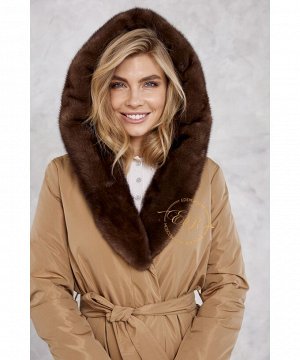 Пуховое пальто с капюшоном