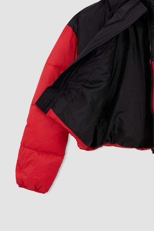 Надувное пальто стандартной посадки с цветными блоками