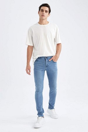 Узкие джинсы с нормальной талией