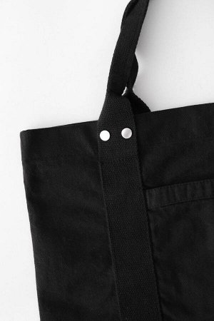 Черная карманная сумка с детальной ручкой