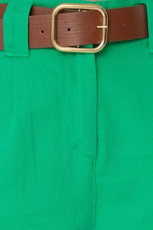 Зеленые шорты с завышенной талией и поясом