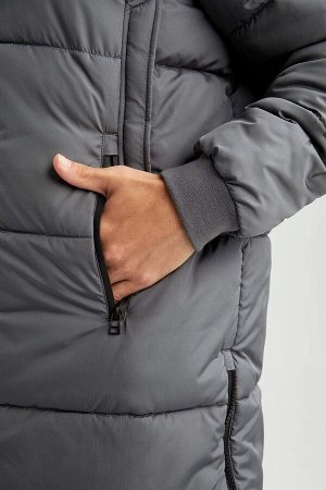 DEFACTO Ветро- и водонепроницаемая куртка с капюшоном стандартной посадки