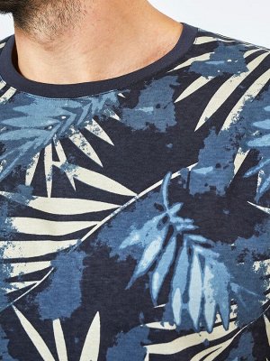 Хлопковая футболка серо-синего цвета с природным паттерном