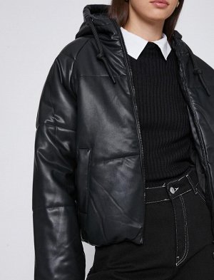 Надувная куртка с капюшоном и карманом Подробная информация