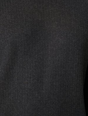 Базовый свитер с круглым вырезом и длинными рукавами