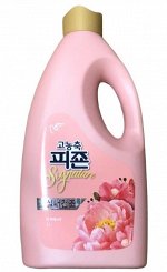 Кондиционер для белья с ароматом розы и ванили Pigeon Rich Perfume Signature La Fiesta 2л, бут