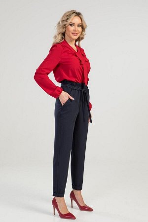 Комплект Комплект блуза и брюки. Блуза с завязкой "бант" из эластичной блузочной ткани. Расцветка красный ягодный. Рукава длинные 63 см. Без застёжки. Без подклада. Низ прямой. ДИ в 42-44 р 63 см, в 4