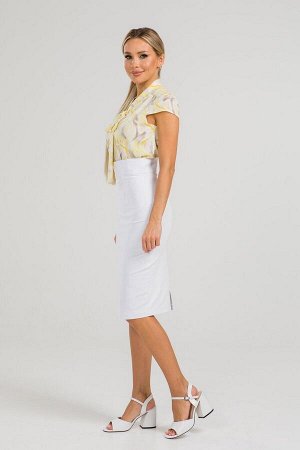 Блуза Элегантная блузка из легкой эластичной ткани. Расцветка серо-желтые разводы на белом. Горловина оформлена стойкой переходящей в завязку - бант. Рукава короткие 10 см. Низ ровный, без разрезов. Б