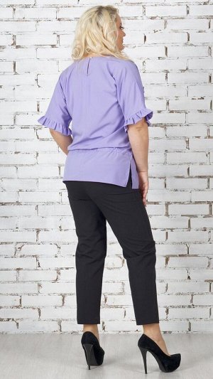 Блуза Красивая блуза свободного силуэта. Выполнена из эластичной блузочной ткани. Круглый вырез горловины. Рукава цельнокроеные с воланом 48-52 р 39 см, 54-60 р 40 см, в 62-64 р 42 см. Застёжка пуговк
