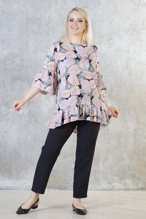 Блуза Летняя блуза свободного силуэта. Выполнена из хлопкового полотна штапель. Расцветка розовые листья на черном. Круглый вырез горловины. Длина рукавов от плечевой точки в 48 р 72 см, в 50-52 р 74 