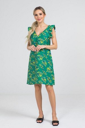 Платье Комфортное летнее платье свободного силуэта из легкой ткани муслин. Расцветка тропические листья на зеленом. Вырез горловины V-образный. Без рукавов, декорирован крылышком с рюшей. Низ ровный, 