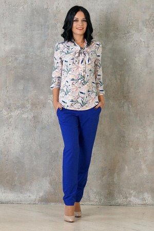Блуза Блуза с завязкой "бант" из эластичной блузочной ткани. Расцветка растительный принт на лиловом. Рукава  48 см. Без застёжки. Без подклада. Низ прямой. ДИ в 42-44 р 63 см, в 46-48 р 64 см., в 50-