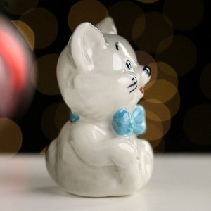 Сувенир "Котёнок с бабочкой" 5х3х3 см ,фарфор