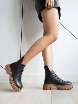 Ботинки женские Reversal