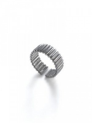 Серебряное кольцо на верхнюю фалангу "Движение"