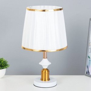 Настольная лампа "Фелиция" Е27 40Вт бело-золотой 25х25х39 см RISALUX