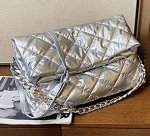 Сумка - мессенджер нейлоновая набивная стеганая с декор. цепочкой, серебро
