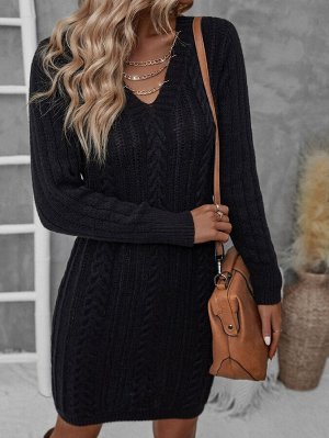 Платье-свитер с цепочкой фактурной вязки