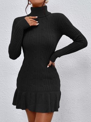 Платье-свитер с высоким воротником фактурной вязки с оборками