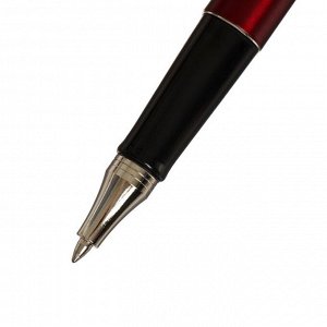 Ручка подарочная шариковая в кожзам футляре ПБ J, корпус бордо с серебром