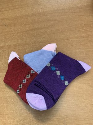 Носки женские демисезонные, в уп 3 шт фиолетовые/красные/голубые