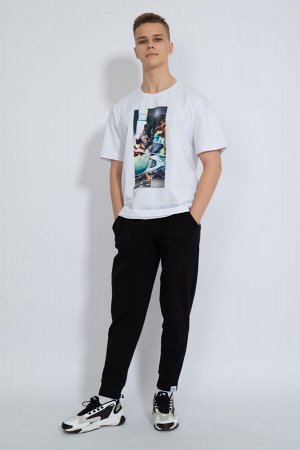 Футболка Футболка Kivviwear 1001/20 белый 
Состав: Хлопок-92%; Эластан-8%;
Сезон: Осень-Зима
Рост: 170

Джемпер свободного кроя, оверсайз. Удлиненный рукав, c завышенной горловиной. Ткань кулирная гл