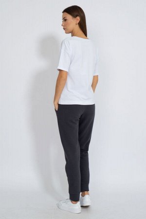 Футболка Футболка Kivviwear 4026/87 белый 
Состав: Хлопок-92%; Эластан-8%;
Сезон: Осень-Зима
Рост: 170

Джемпер свободного кроя. Удлиненный рукав, с подворотом. Принт методом термопереноса, цифровая 