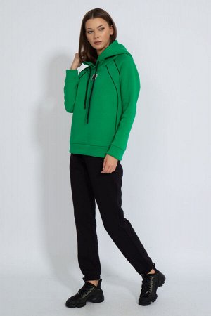 Костюм Костюм Kivviwear 40604053/07 черный/зеленый 
Состав: ПЭ-26%; Хлопок-70%; Эластан-4%;
Сезон: Осень-Зима
Рост: 170

Костюм утепленный на флисе. Худи с рукавом реглан с капюшоном на подкладке из 