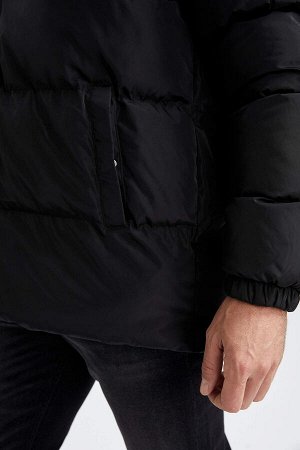 Надувное пальто с воротником-стойкой стандартной посадки, лицензированное Discovery