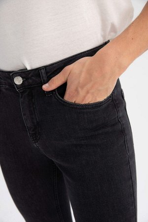 Джинсы Super Skinny Fit с нормальной талией и узкими штанинами из экологически чистых материалов