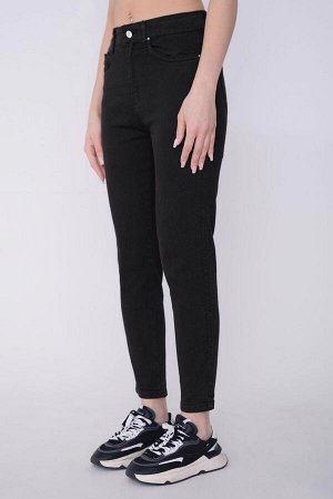 Черные узкие брюки с высокой талией