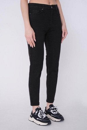 Черные узкие брюки с высокой талией