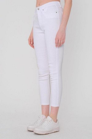 Белые джинсы скинни со стандартной посадкой