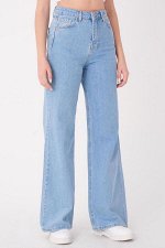 Джинсовые широкие джинсы с высокой талией